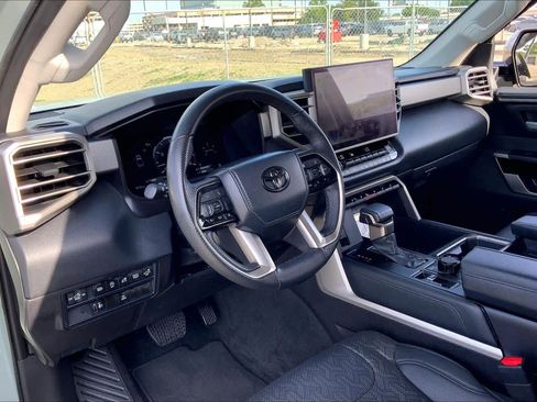 Used 2024 Toyota Tundra Limited w/ Power Package AWD/4WD image 17