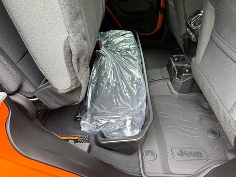 New 2025 Jeep Gladiator Sport image 19