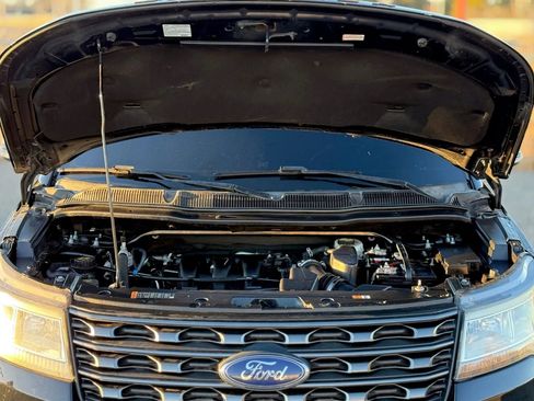 Used 2017 Ford Explorer XLT w/ Equipment Group 202A image 28