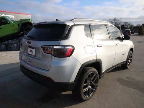 New 2026 Jeep Compass Latitude image 20