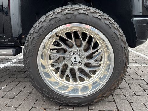 Used 2019 GMC Sierra 1500 Denali w/ Denali Ultimate Package image 11