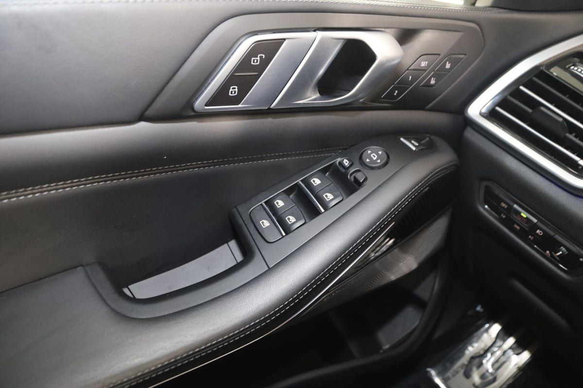 Used 2023 BMW X5 M w/ Executive Package AWD/4WD image 37