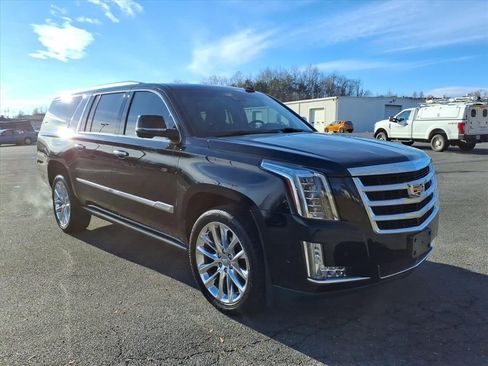 Used 2019 Cadillac Escalade ESV Premium Luxury image 10