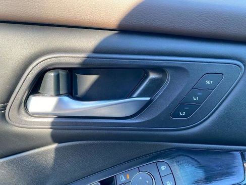 Used 2023 Nissan Rogue SL w/ SL Premium Package image 14