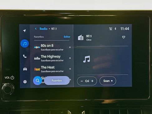 Used 2025 Toyota Corolla LE image 14