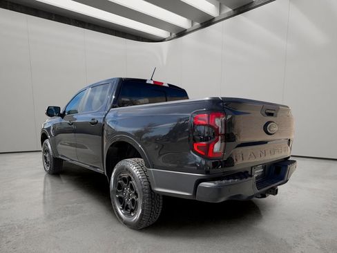 Used 2025 Ford Ranger Lariat w/ Black Appearance Package image 3