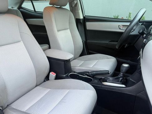 Used 2015 Toyota Corolla LE image 19