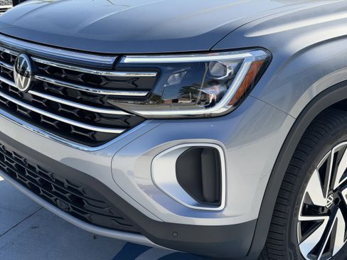 New 2026 Volkswagen Atlas SE image 8