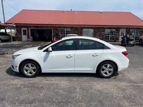 Used 2013 Chevrolet Cruze LT image 2