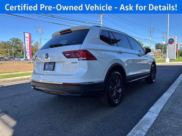 Certified 2023 Volkswagen Tiguan SE w/ Panoramic Sunroof Package AWD/4WD image 8