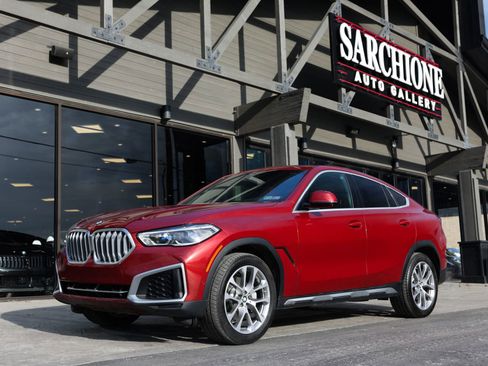 Used 2022 BMW X6 xDrive40i w/ Executive Package image 2