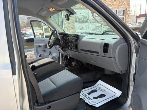Used 2007 Chevrolet Silverado 2500 W/T w/ Snow Plow Prep Package image 17