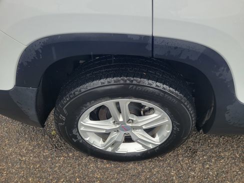 Used 2024 GMC Terrain SLE AWD/4WD image 10