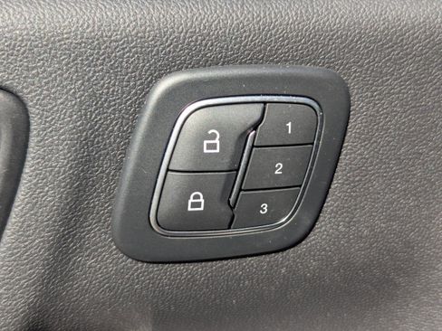 Used 2022 Ford Escape Titanium w/ Titanium Premium Package FWD image 31