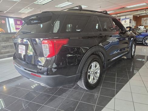 Used 2020 Ford Explorer XLT w/ Equipment Group 202A AWD/4WD image 4