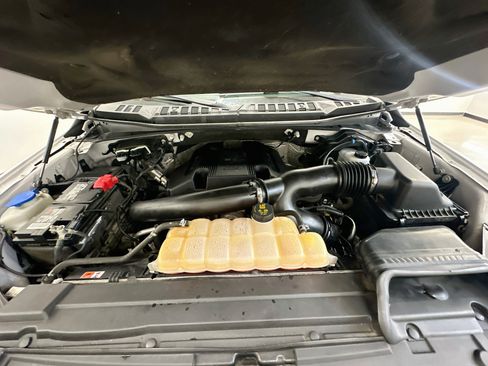 Used 2019 Ford F150 Lariat w/ Equipment Group 502A Luxury AWD/4WD image 34