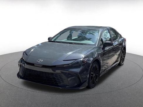 Used 2026 Toyota Camry SE FWD image 6