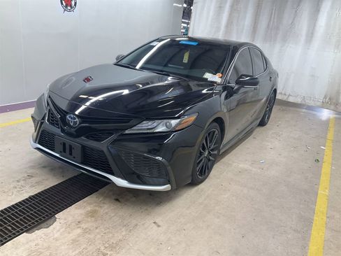 Used 2023 Toyota Camry XSE image 2