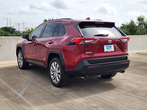Used 2023 Toyota RAV4 XLE Premium FWD image 8