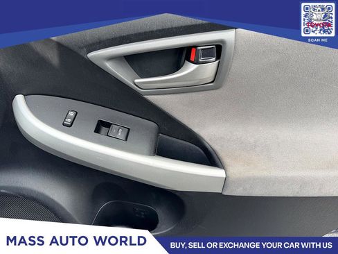 Used 2013 Toyota Prius Five image 12