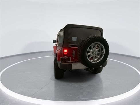 Used 2014 Jeep Wrangler Unlimited Sahara image 8