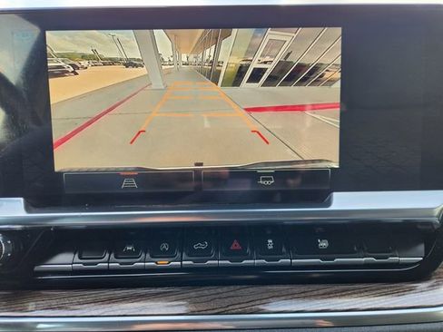 Used 2024 GMC Sierra 1500 Elevation image 17