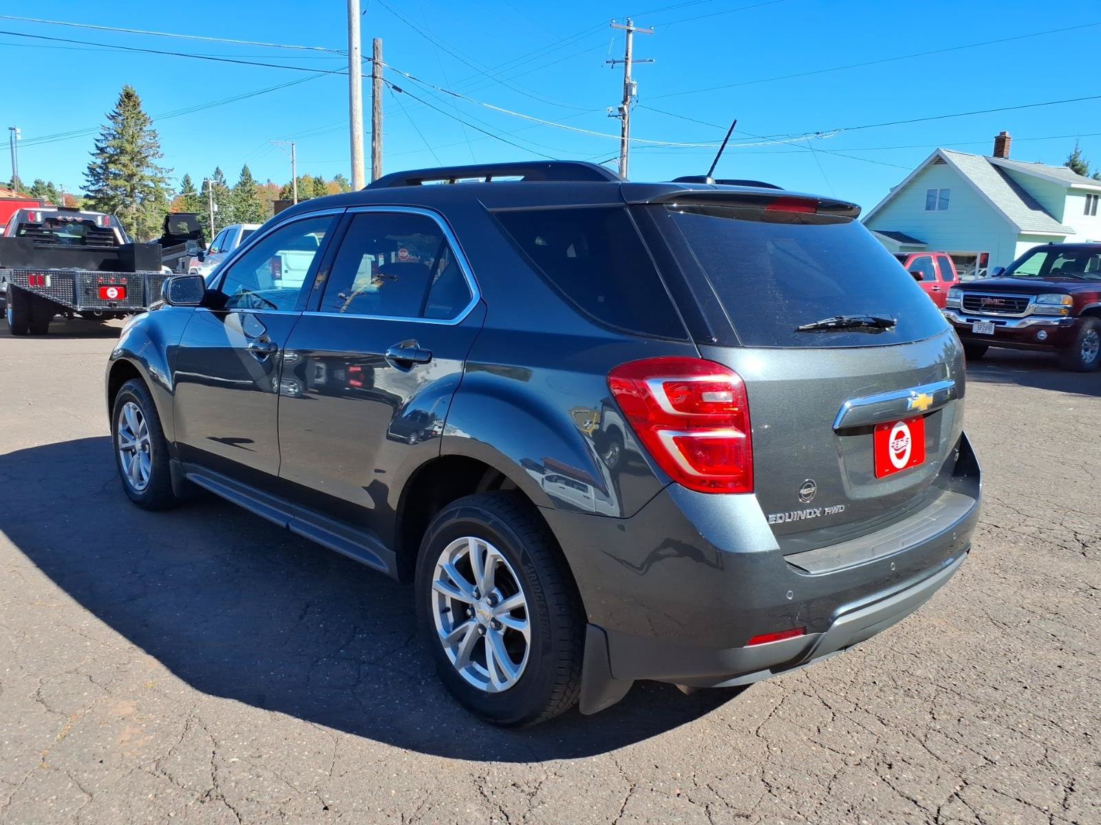 Used 2017 Chevrolet Equinox LT w/ Convenience Package AWD/4WD image 3