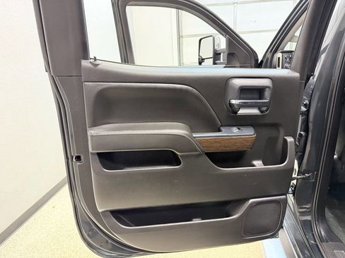 Used 2018 GMC Sierra 3500 Denali w/ Duramax Plus Package image 34