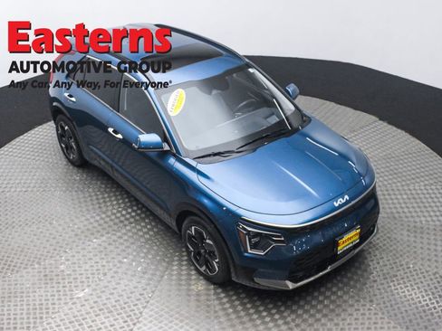 Used 2023 Kia Niro Wave w/ Wave Preserve Package image 3