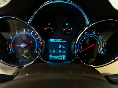 Used 2014 Chevrolet Cruze LTZ w/ Sun, Sound and Sport Package FWD image 10