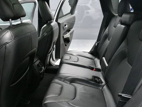 Used 2021 Jeep Cherokee Latitude Lux 80th Anniv w/ Quick Order Package 26U 80TH image 18