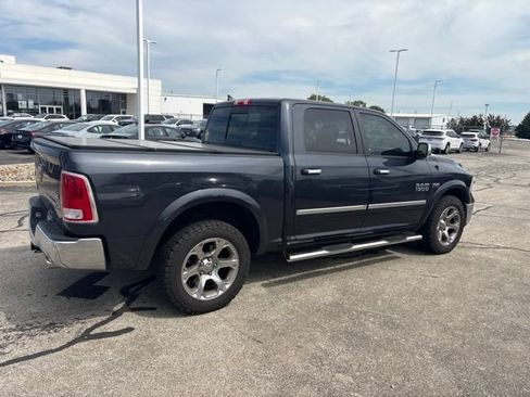 Used 2018 RAM 1500 Laramie w/ Convenience Group AWD/4WD image 4
