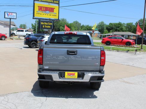 Used 2022 Chevrolet Colorado W/T AWD/4WD image 6