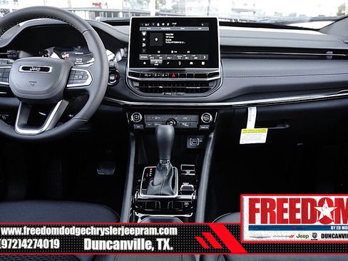 New 2026 Jeep Compass Latitude image 19