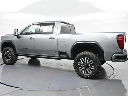 Used 2024 GMC Sierra 3500 Denali Ultimate AWD/4WD image 5