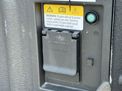 Used 2023 Ford F250 Lariat w/ Chrome Package image 49