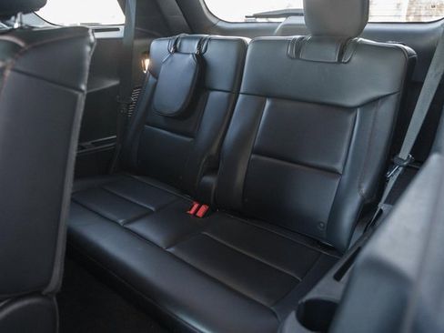 Used 2025 Ford Explorer ST-Line w/ ST-Line Street Pack image 35