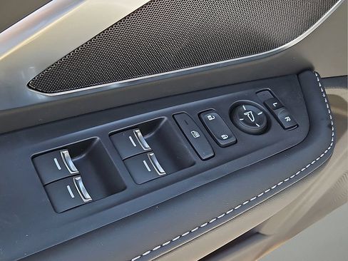 New 2026 Acura RDX SH-AWD image 16