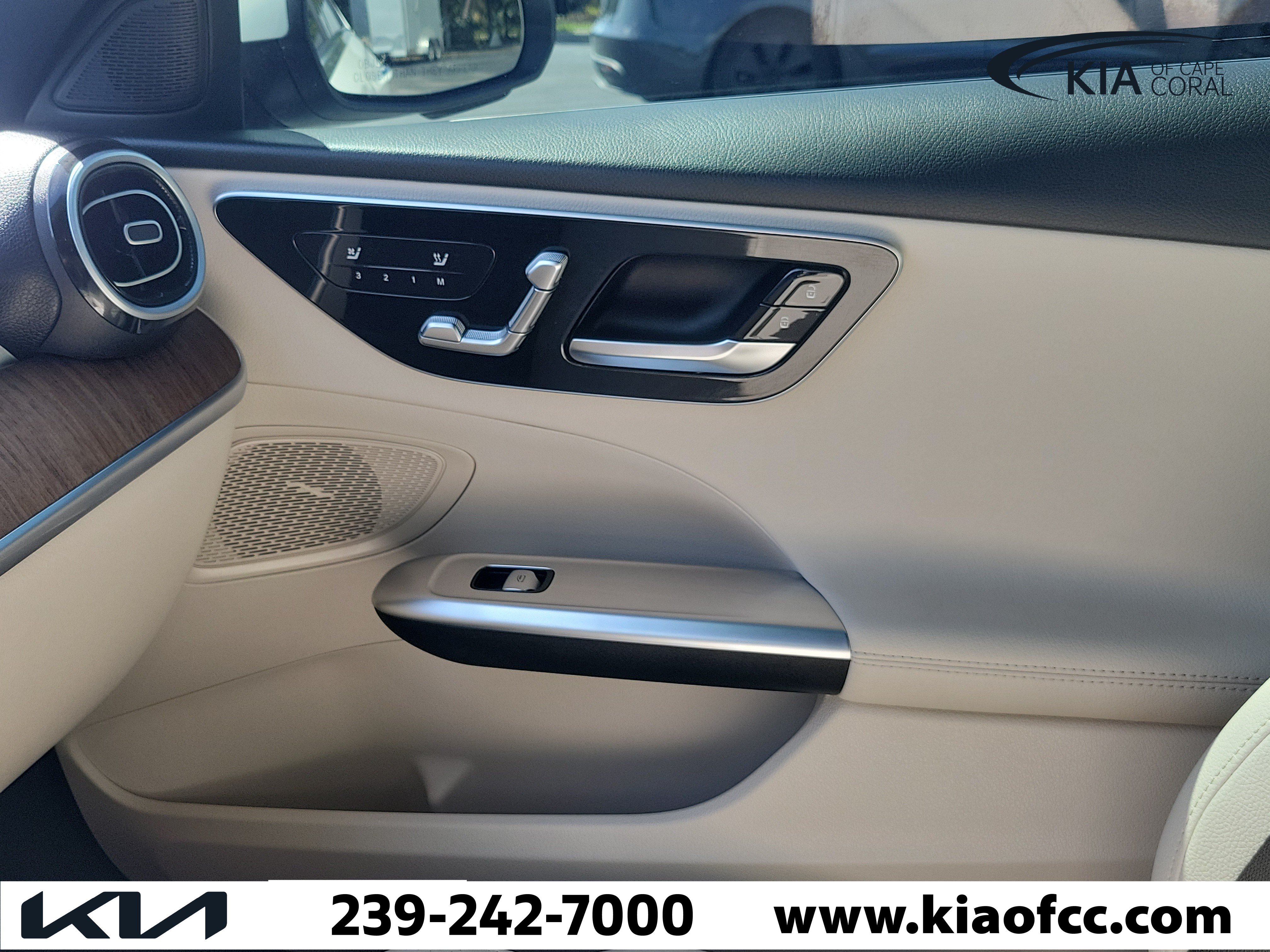 Used 2024 Mercedes-Benz C 300 Sedan image 29