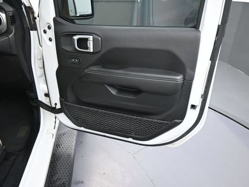 Used 2021 Jeep Wrangler Unlimited Sahara AWD/4WD image 22