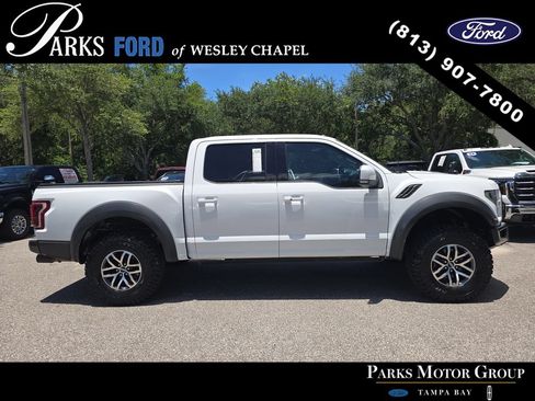 Used 2018 Ford F150 Raptor w/ Equipment Group 802A Luxury AWD/4WD image 3