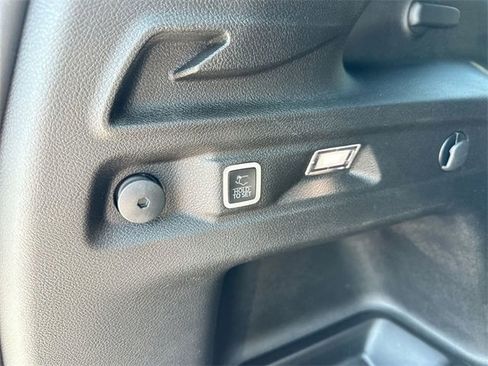 Certified 2024 Jeep Grand Cherokee L Altitude image 9