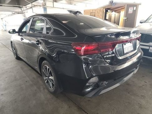 Certified 2023 Kia Forte LXS w/ LXS Technology Package FWD image 3