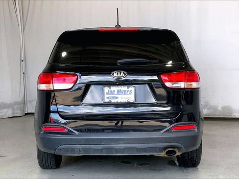 Used 2016 Kia Sorento L FWD image 4