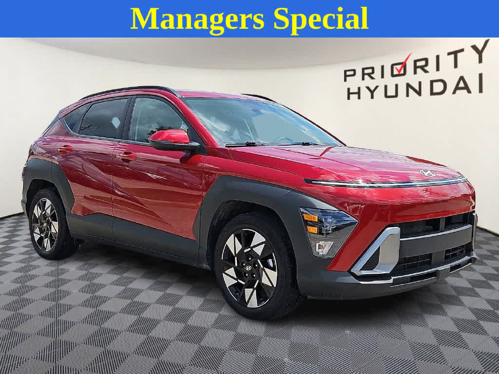 Used 2025 Hyundai Kona SEL FWD image 3