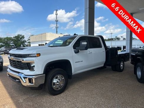 New 2026 Chevrolet Silverado 3500 LT w/ Convenience Package AWD/4WD image 6