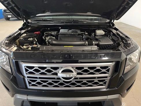 Used 2024 Nissan Frontier SV AWD/4WD image 9