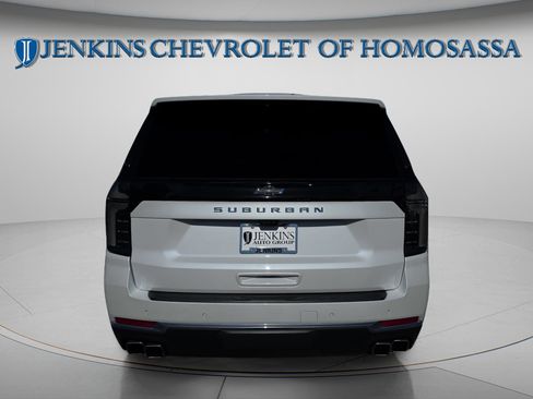 Used 2025 Chevrolet Suburban High Country image 6