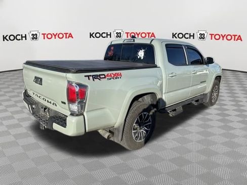Used 2022 Toyota Tacoma TRD Sport image 7