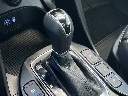Used 2018 Hyundai Santa Fe Sport w/ 2.0T Ultimate Tech Package 05 FWD image 23